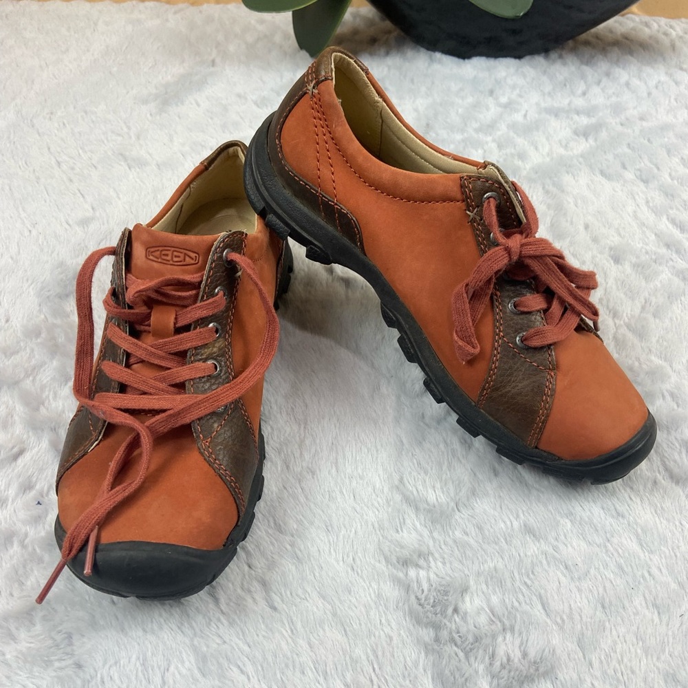 Keen burnt henna orange  sister lace up hiking shoe size 8
